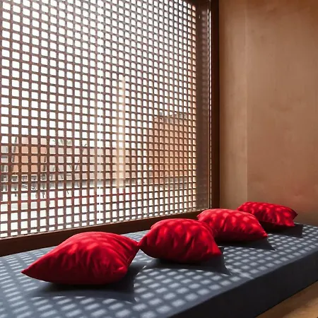 Polixeny's 3* ハニア