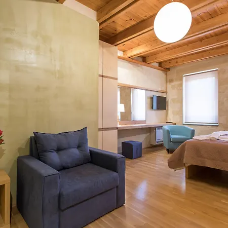 Polixeny's 3* 干尼亞