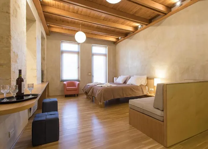 Polixeny's 3* Chania (Crete)