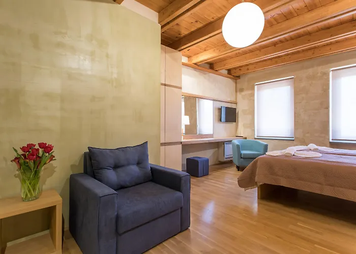 Polixeny's 3* Chania (Crete)